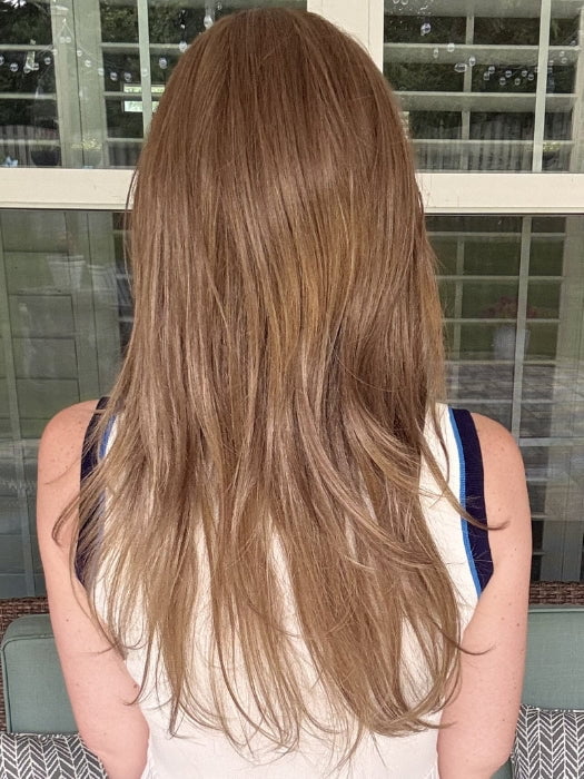 Kristyna Moore @kristynamoore wearing ZARA LITE by JON RENAU in 12/30BT ROOTBEER FLOAT | Light Gold Brown & Medium Red-Gold Blend with Medium Red-Gold Tips