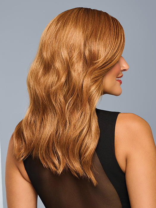 Model is wearing color RL29/33SS ICED PUMPKIN SPICE | Strawberry Blonde Shaded with Dark Red-Brown