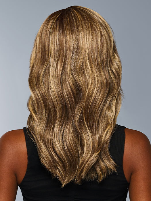 Model us wearing DECADENT DIVA in color RL9/24SS SHADED ICED CAFE LATTE | Dark Brown shaded with Golden Brown