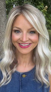 Sandy @i_be_wiggin wearing RACHEL LITE by JON RENAU in color 101/88/27S8 CATALINA BLONDE | Pale blonde with Pure White Natural Violet halo highlights, shaded medium brown