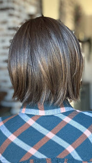 Brea @getwiggywithbrea wearing READY by ELLEN WILLE in color COFFEE BROWN MIX 6.8.4 | Dark Brown and Medium Brown with Darkest Brown Blend