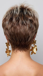 Model is wearing RIN in SNOWY UMBE R | Medium Ginger Brown base with White Blond highlights