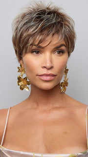 Model is wearing RIN in SNOWY UMBER  R | Medium Ginger Brown base with White Blond highlights