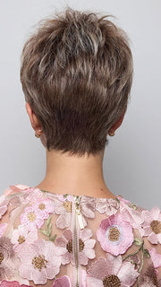 Model is wearing RIN in TRES CHOCOLATE R | Carefully placed White, Medium, and Dark Chocolate tones completed with a Dark Brown Root