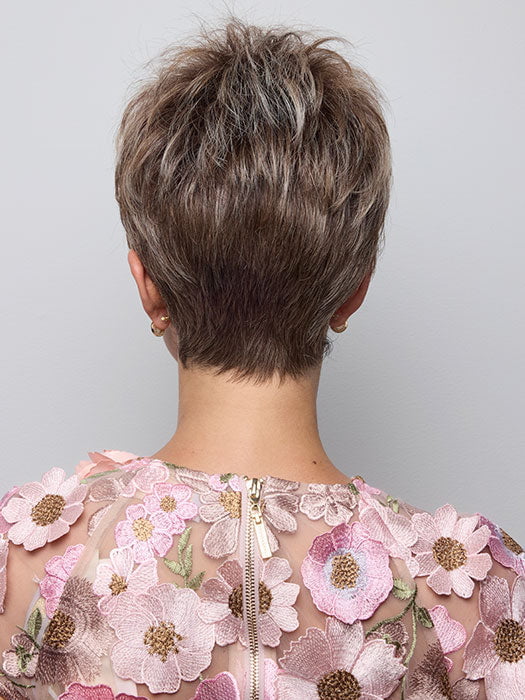 Model is wearing RIN in TRES CHOCOLATE R | Carefully placed White, Medium, and Dark Chocolate tones completed with a Dark Brown Root