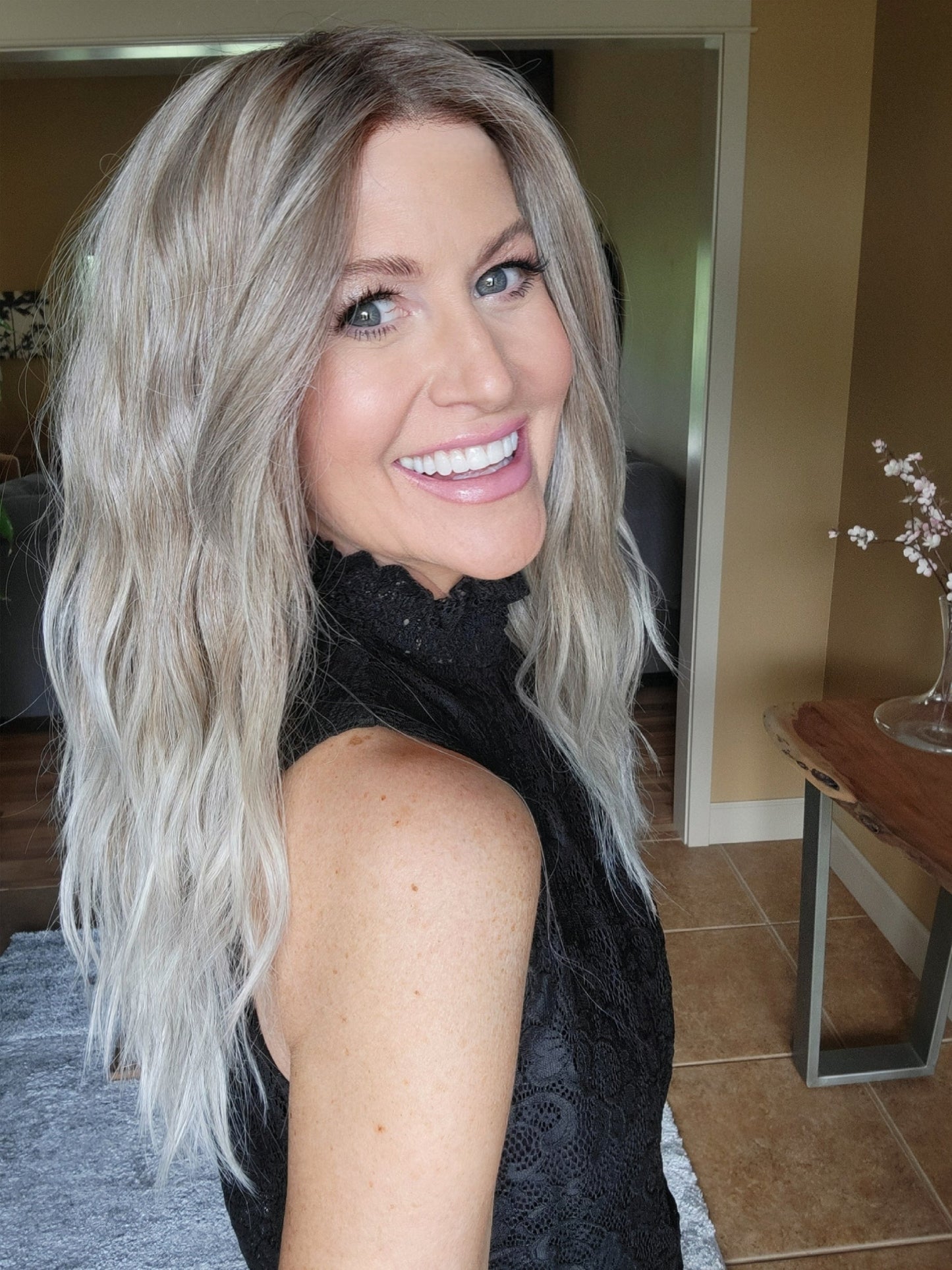 Natalie Gray @vanish.into.thin.hair wearing ROXIE by RENE OF PARIS in color MUSHROOM-MELANGE | A modern mushroom blonde with a mid-brown root, featuring tones of cream, pale chocolate, and soft steel blonde.