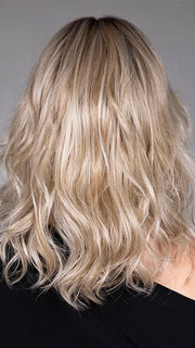 Model is wearing SIMONE in color BUTTERBEER R | Dark Brown Base and Root that transitions smoothly into a buttery blonde, infused with creamy honey and toffee tones