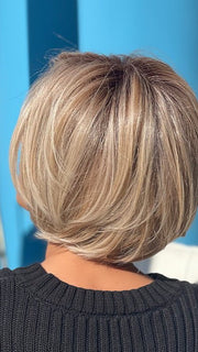 SS19/23 SHADED BISCUIT | Cool Platinum blonde with subtle highlights and medium brown roots