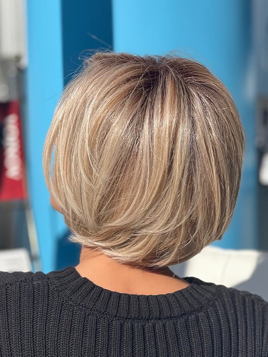 RL19/23SS SHADED BISCUIT | Cool Platinum blonde with subtle highlights and medium brown roots
