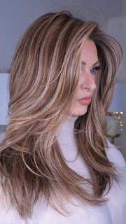 Sandy @i_be_wiggin wears SIZZLE by TRESSALLURE in color 17/23/R8 | Beige Blonde and Auburn Blended with Medium Brown Roots