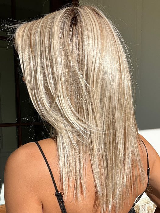 RL19/23SS SHADED BISCUIT | Light Ash Blonde Evenly Blended with Cool Platimun Blonde and Dark Roots