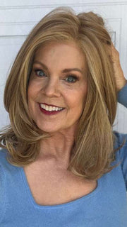 Susan @an_affair_with_hair wearing SHOWRUNNER by RAQUEL WELCH in shade RL14/25 HONEY GINGER | Dark Blonde Evenly Blended with Medium Golden Blonde