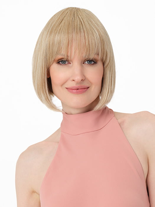 TANDI by ENVY in color LIGHT BLONDE | 2 toned blend of Creamy Blonde with Champagne highlights