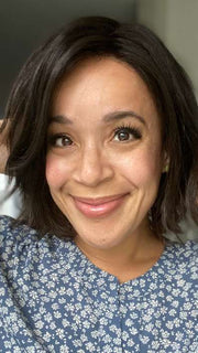 Brea @getwiggywithbrea wearing ESPRIT by ELLEN WILLE in color ESPRESSO-ROOTED 2.4.6 | Darkest Brown Base with a Blend of Dark Brown and Warm Medium Brown throughout with Dark Roots
