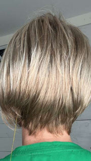 Emily H. @she_sheds_more wearing IDALIA by JON RENAU in color 12FS12 MALIBU BLONDE | LIght Gold Brown, Light Natural Gold Blonde, Pale Natural Gold-Blonde Blend, Shaded with Light Gold Brown
