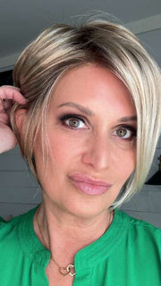 Emily H. @she_sheds_more wearing IDALIA by JON RENAU in color 12FS12 MALIBU BLONDE | LIght Gold Brown, Light Natural Gold Blonde, Pale Natural Gold-Blonde Blend, Shaded with Light Gold Brown
