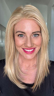 Jenny B. @thewiggygirl wearing SIENNA LITE by JON RENAU in color 14/88H VANILLA MACARON | Light Natural Blonde & Light Natural Gold Blonde Blend

