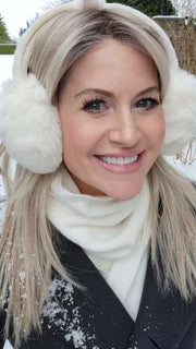 Natalie Gray @vanish.into.thin.hair wearing SHOW STOPPER by RAQUEL WELCH WIGS in RL19/23SS SHADED BISCUIT | Light Ash Blonde Evenly Blended with Cool Platinum Blonde and Dark Roots