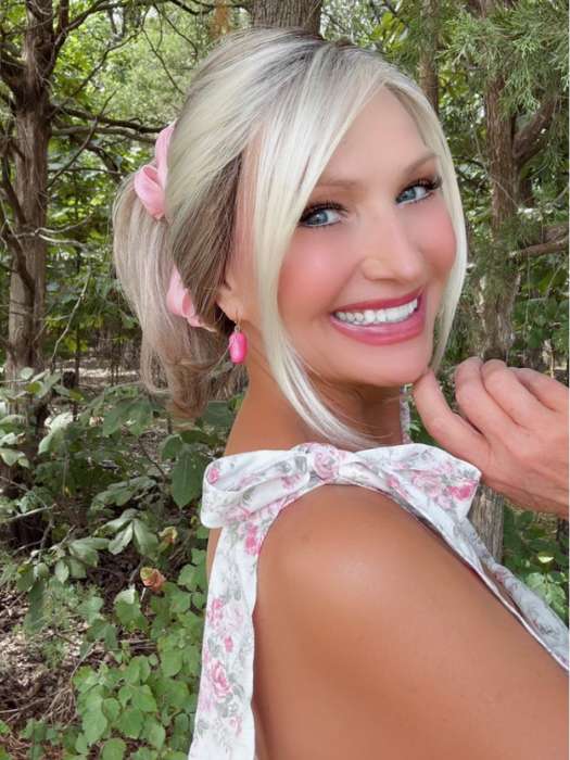 Kim Hammon @letstalkwithkim wearing ZARA by JON RENAU in color 101/88/27S4 CATALINA BLONDE | Pale blonde with Pure White Natural Violet halo highlights, shaded medium brown (styled)