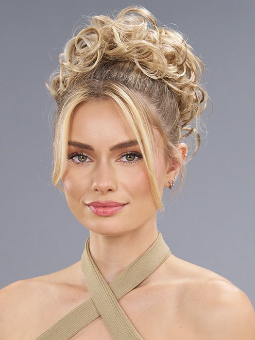 EASIWRAP FULL by easihair in 12F PECAN PRALINE | Light Gold Brown, Light Natural Gold Blonde and Pale Natural Gold-Blonde Blend. PPC MAIN IMAGE 