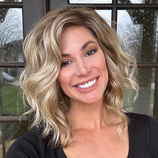 Julianne Lite by Jon Renau in shade Malibu Blonde