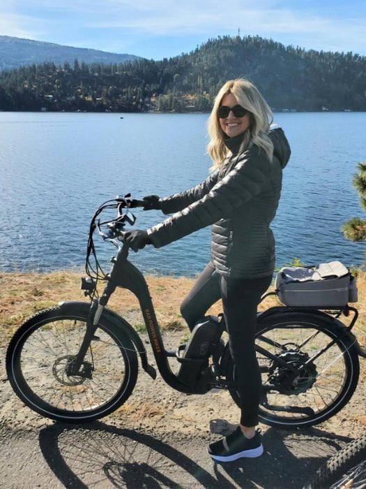 Featured Here: Drew by Jon Renau in shade 22F1S8 Venice Blonde