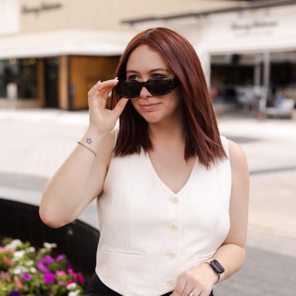 Drive by Ellen Wille wig in shade Cherry Red Mix red color