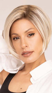 Roxie wearing KARI by ENVY in Color PLATINUM SHADOW | Light Blonde with Dark Roots