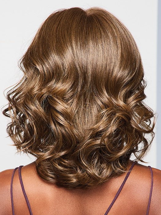 Model is wearing RL 10/12 SUNLIT CHESTNUT | Light Chestnut Brown Evenly Blended with Light Brown.