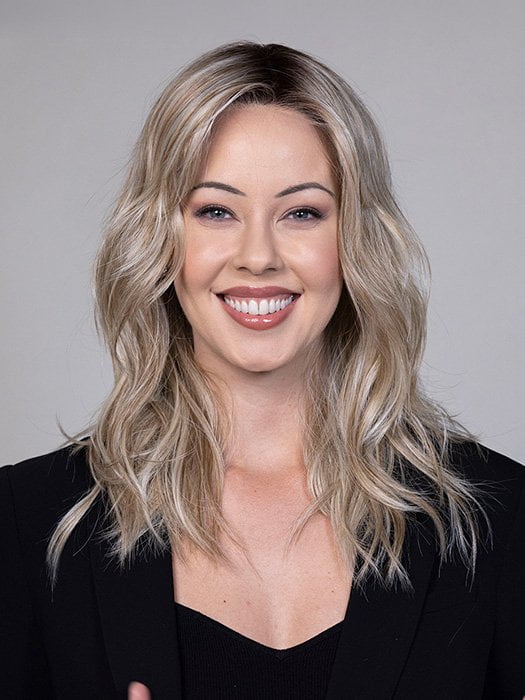 Model is wearing CAMPBELL by BELLETRESS in color BUTTERBEER R | Dark Brown Base and Root that transitions smoothly into a buttery blonde, infused with creamy honey and toffee tones