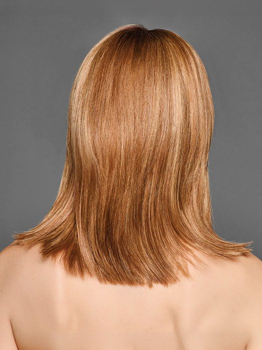 Model is wearing SERVING LOOKS by GABOR in color GF29-33SS ICED PUMPKIN SPICE | Strawberry Blonde shaded with Dark Red-Brown