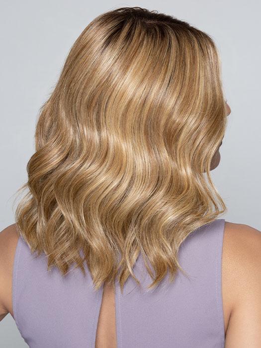 SIMMER ELITE PETITE by Raquel Welch in RL14/25SS SHADED HONEY GINGER | Dark Blonde Evenly Blended with Medium Golden Blonde With Dark Roots