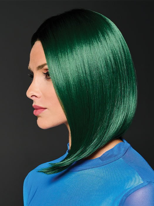With its lace front hairline, monofilament top and dark root, you're sure to be a show-stopper