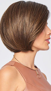 This heat friendly synthetic wig gives you styling versatility