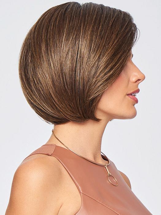 This heat friendly synthetic wig gives you styling versatility
