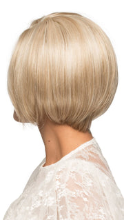 LIGHT BLONDE | 2 toned blend of Creamy Blonde with Champagne highlights