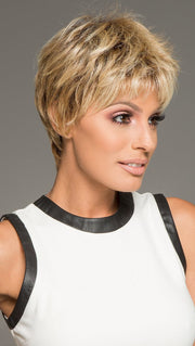 TEXTURED CUT by HAIRDO in SS14/88 SHADED GOLDEN WHEAT | Medium Blonde streaked with Pale Gold highlights, Medium Brown roots