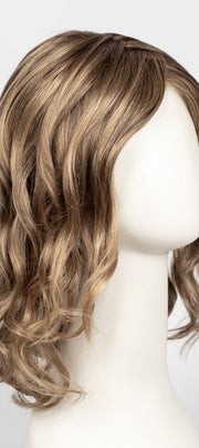 24BT18 ECLAIR | Dark Natural Gold Blonde & Light Natural Gold Blonde Blend with Light Natural Gold Blonde Tips