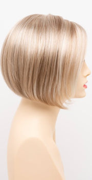 LIGHT BLONDE | 2 toned blend of Creamy Blonde with Champagne highlights