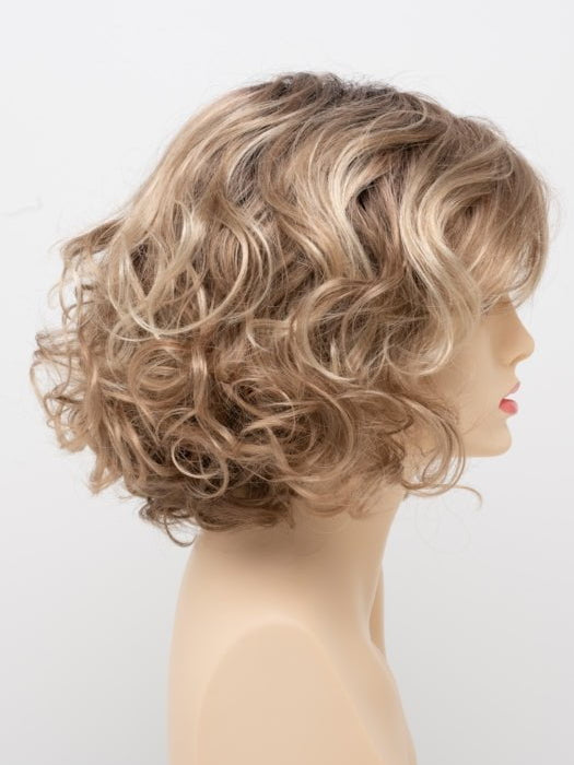 SPARKLING CHAMPAGNE | Medium Brown roots with overall Strawberry Blonde base and soft Golden Blonde highlights