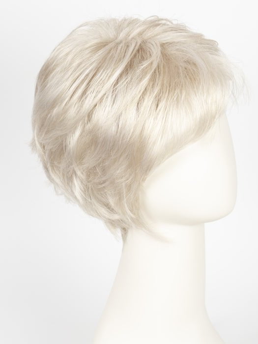 R16/22 ICED SWEET CREAM | Pale Blonde with Slight Platinum Highlighting