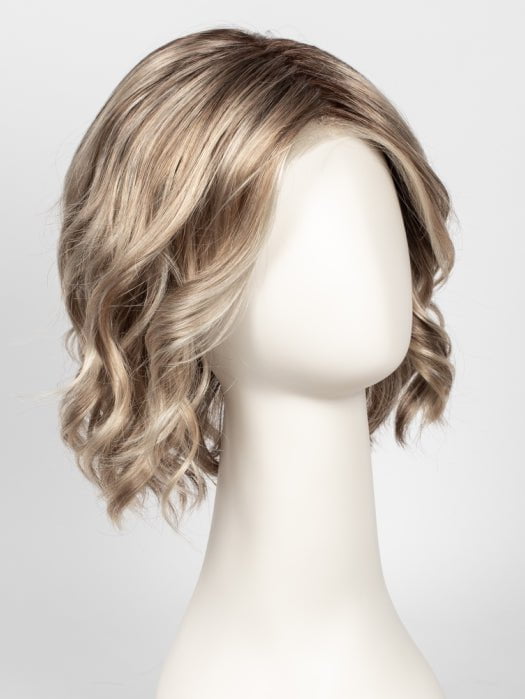 12FS8 SHADED PRALINE | Light Gold Brown, Light Natural Gold Blonde & Pale Natural Gold-Blonde Blend, Shaded with Medium Brown