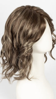 10RH16 CAFFE MOCHA | Light Brown with 33% Light Natural Blonde Highlights