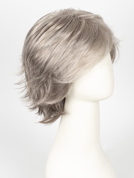 R119G GRADIENT SMOKE | Light brown with 80% grey in front gradually blended into 50% grey in nape area