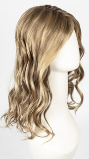 24BT18 ECLAIR | Dark Natural Gold Blonde & Light Natural Gold Blonde Blend with Light Natural Gold Blonde Tips