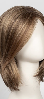 24BT18 ECLAIR | Dark Natural Gold Blonde & Light Natural Gold Blonde Blend with Light Natural Gold Blonde Tips