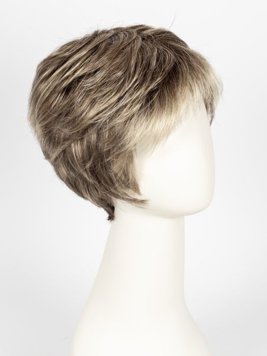 SS12/22 CAPPUCCINO | Light Golden Brown With Cool Blonde Highlights All Over, Dark Brown Roots