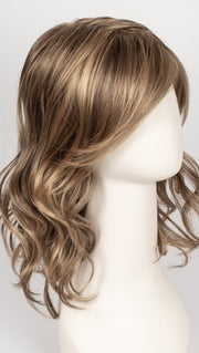 24BT18 ECLAIR | Dark Natural Gold Blonde & Light Natural Gold Blonde Blend with Light Natural Gold Blonde Tips