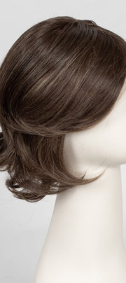 8RH14 MOUSSE CAKE | Medium Brown with 33% Medium Natural Blonde Highlights