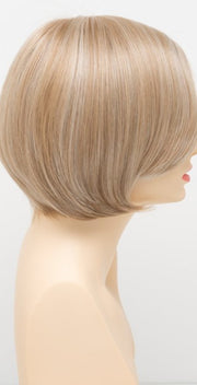 LIGHT BLONDE | 2 toned blend of Creamy Blonde with Champagne highlights